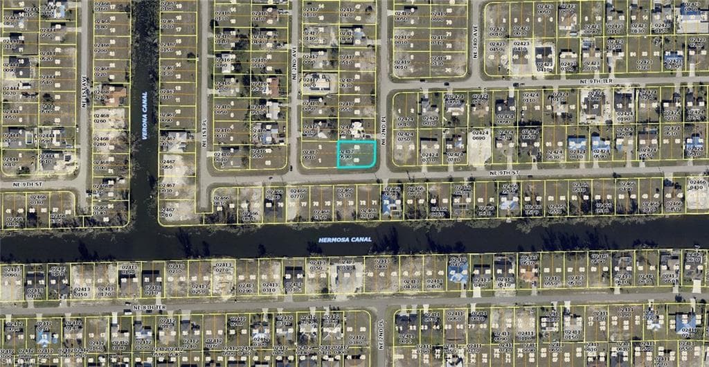 902 NE 2nd PL CAPE CORAL, FL 33909