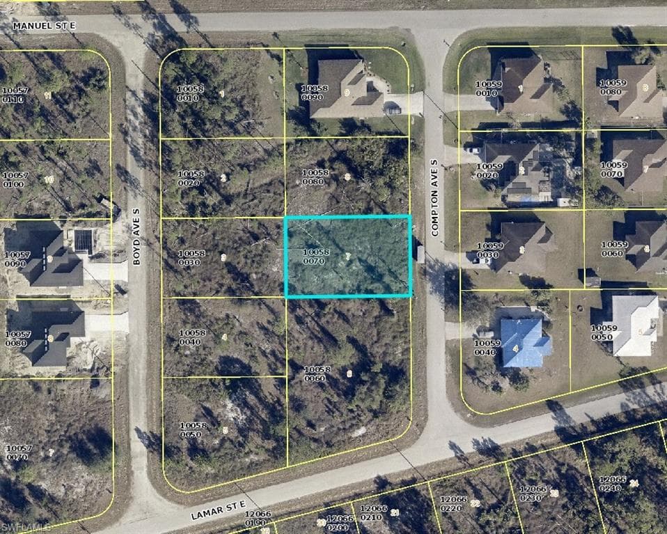 818 Compton AVE S LEHIGH ACRES, FL 33974