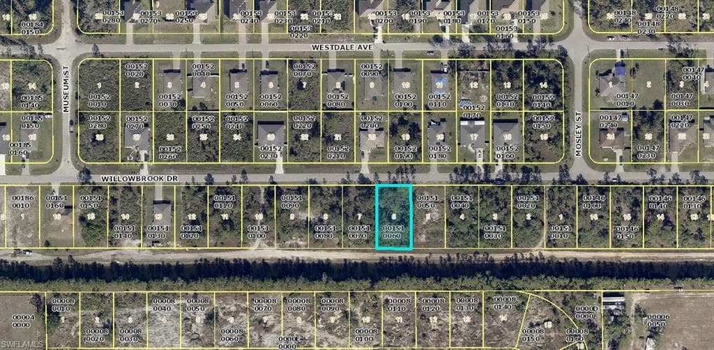 483 Willowbrook DR LEHIGH ACRES, FL 33972