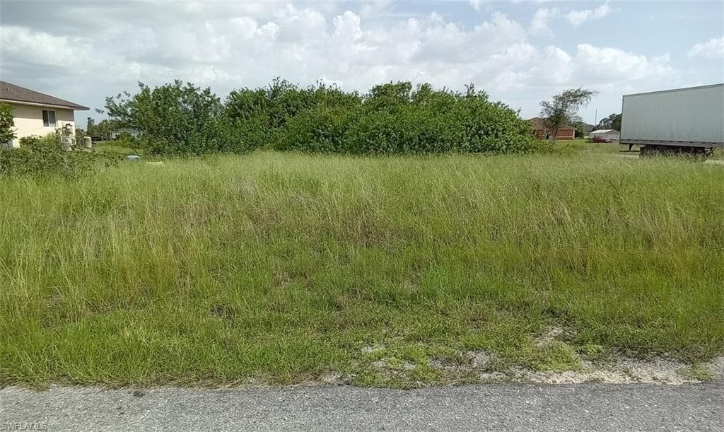4111 30th ST SW LEHIGH ACRES, FL 33976