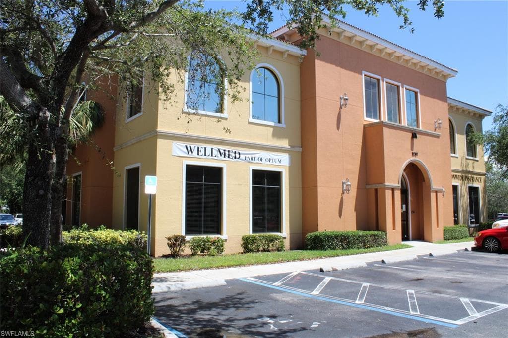 1217 Piper BLVD 102 NAPLES, FL 34110