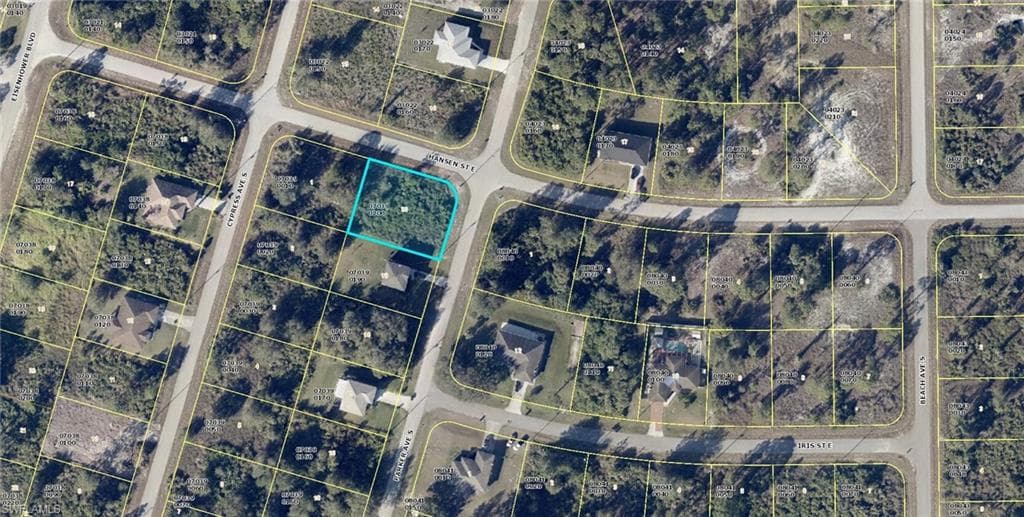 536 PARKER AVE S LEHIGH ACRES, FL 33974
