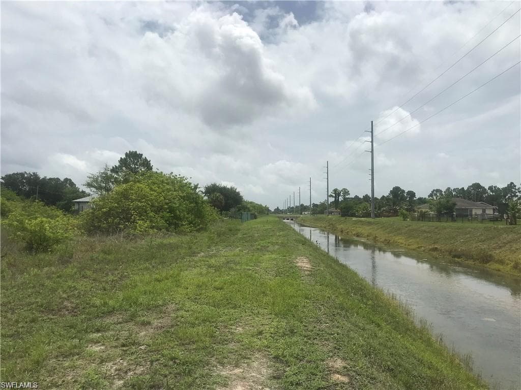 2901 1st ST W LEHIGH ACRES, FL 33971