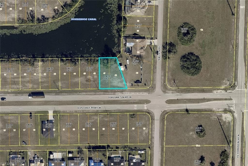 2437 DIPLOMAT PKWY W CAPE CORAL, FL 33993