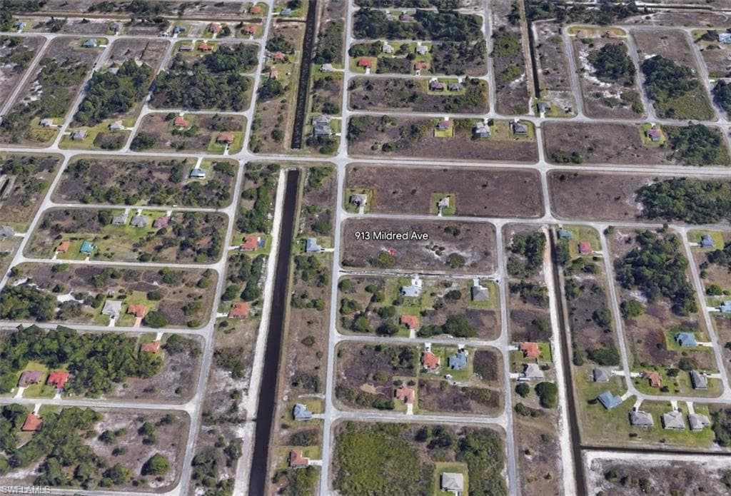 913 Mildred AVE S LEHIGH ACRES, FL 33974