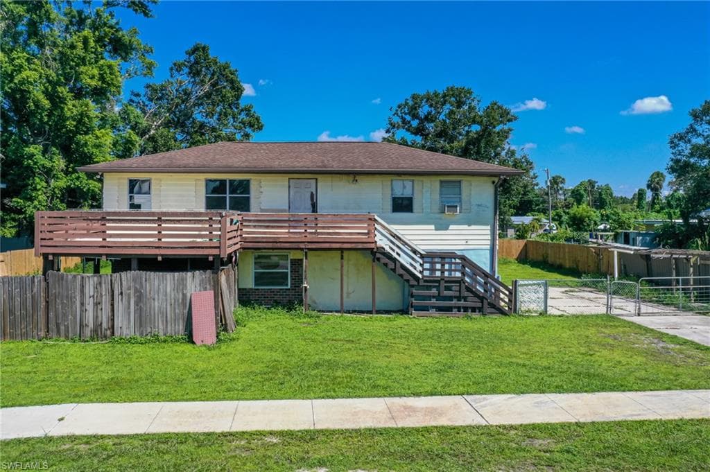 446 San Bernardino ST NORTH FORT MYERS, FL 33903
