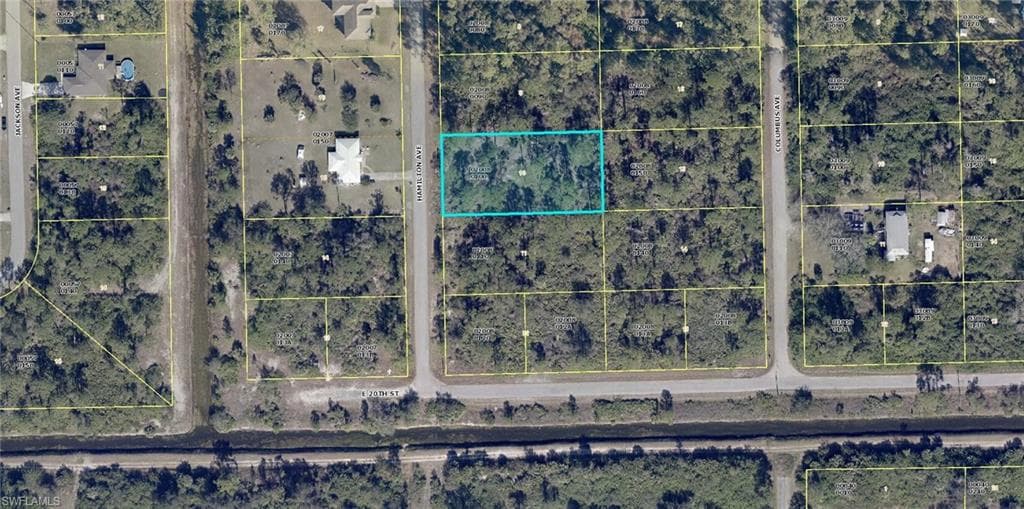 2004 Hamilton AVE ALVA, FL 33920