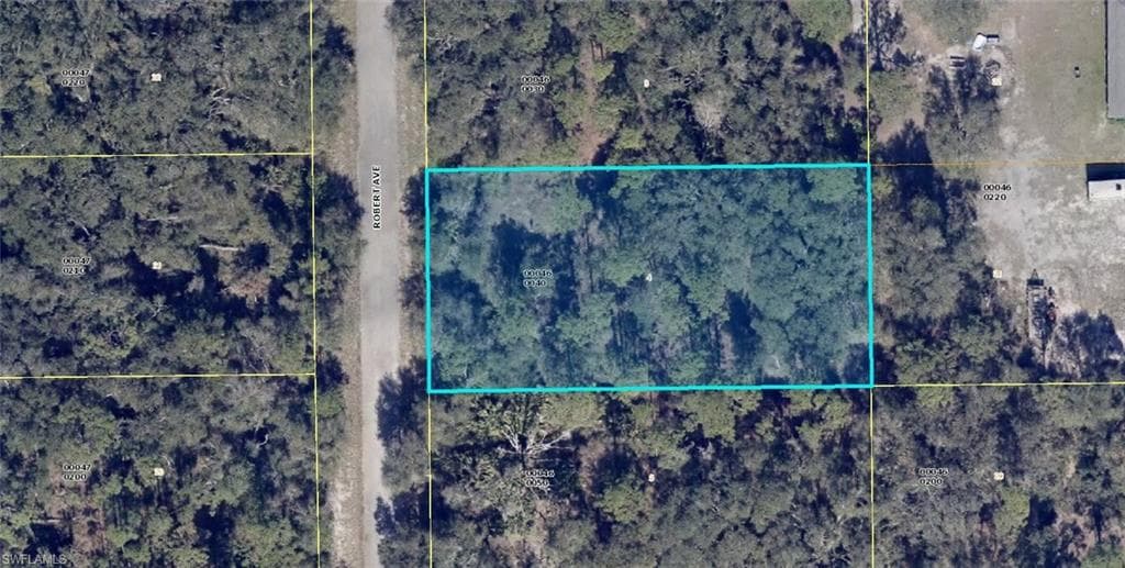 1916 Robert AVE LEHIGH ACRES, FL 33972