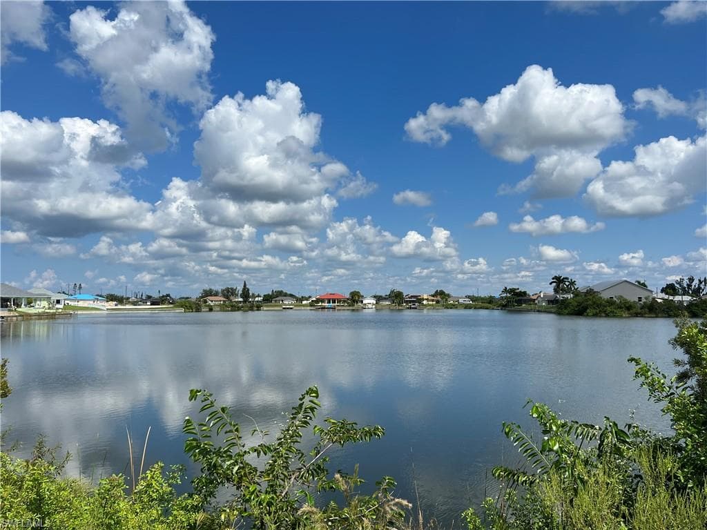 321 NE 17th ST CAPE CORAL, FL 33909