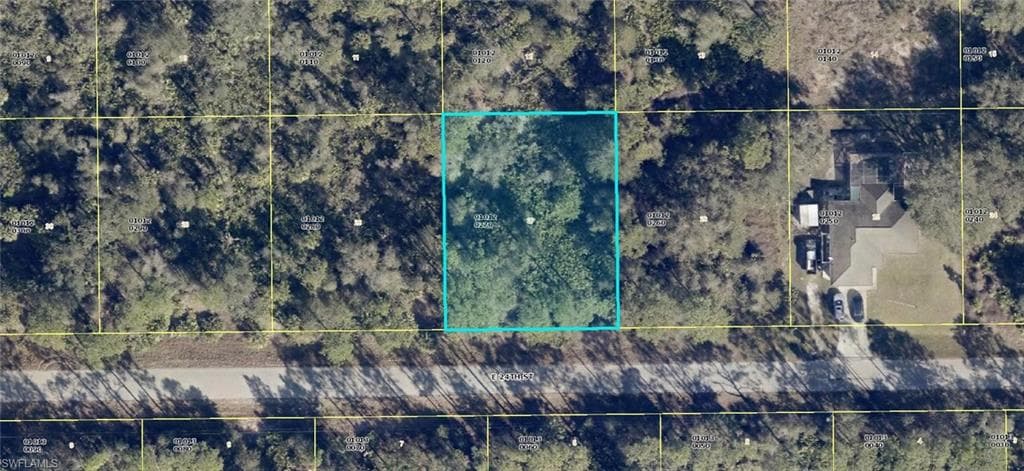 4227 E 24th ST ALVA, FL 33920