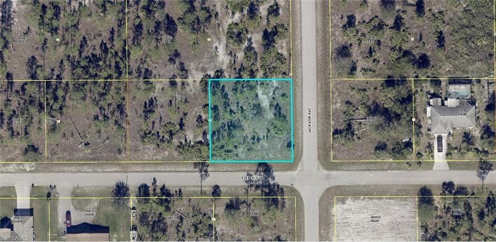 2807 E 11th ST LEHIGH ACRES, FL 33972