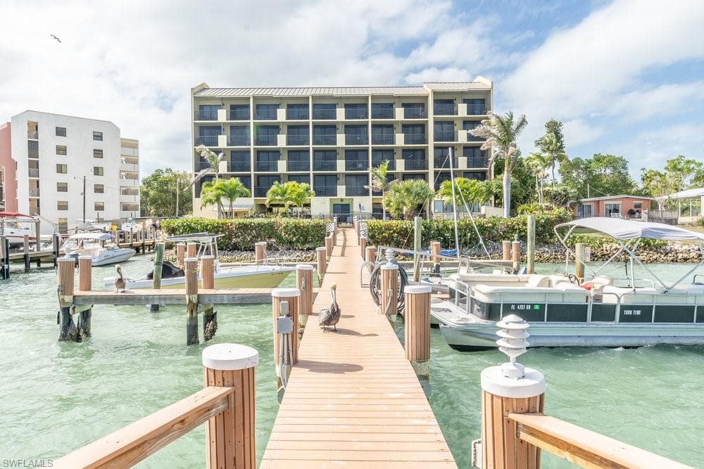 10 Tampa PL 303 MARCO ISLAND, FL 34145