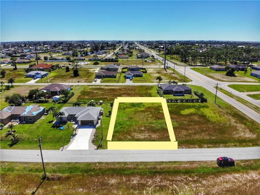 2320 NW 25th ST CAPE CORAL, FL 33993