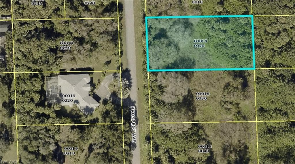 520 Prospect AVE LEHIGH ACRES, FL 33972