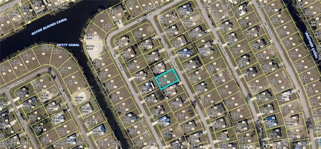 3740 NE 13th PL CAPE CORAL, FL 33909