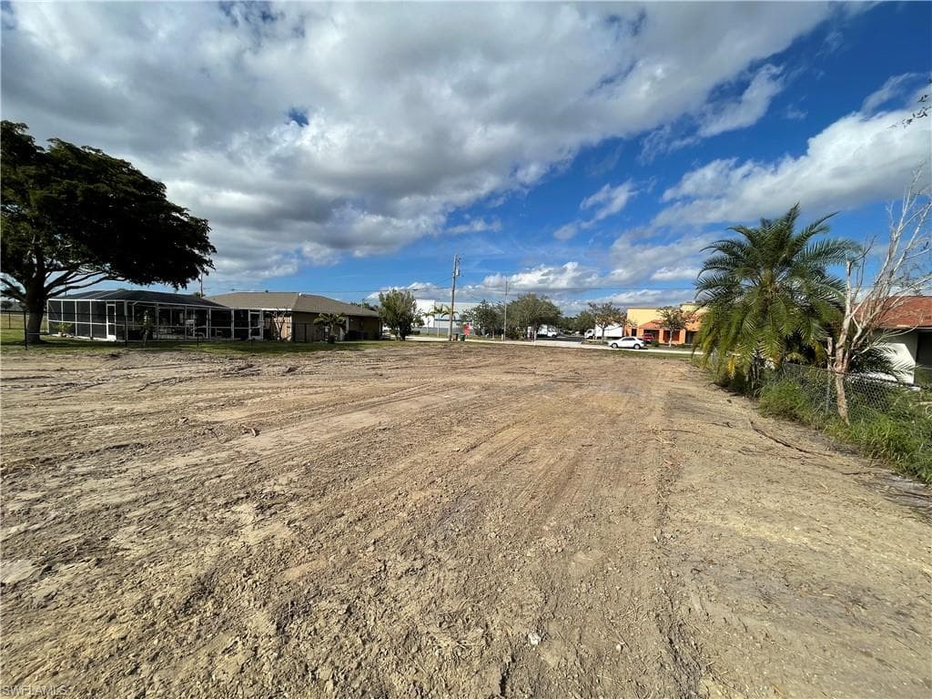 410 NE Van Loon LN CAPE CORAL, FL 33909