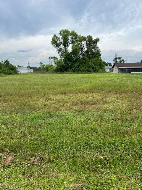2111 NE 27th TER CAPE CORAL, FL 33909