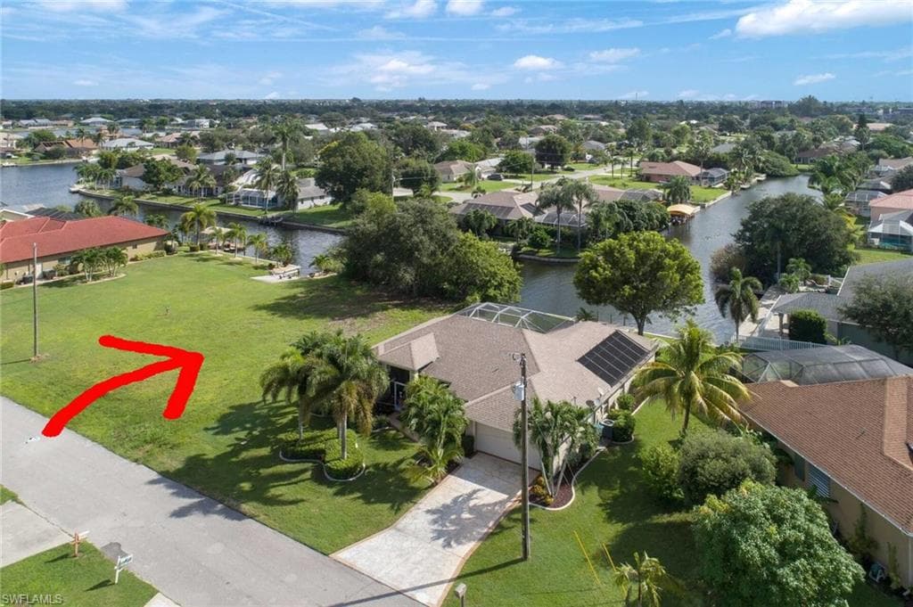 421 SE 10th AVE CAPE CORAL, FL 33990