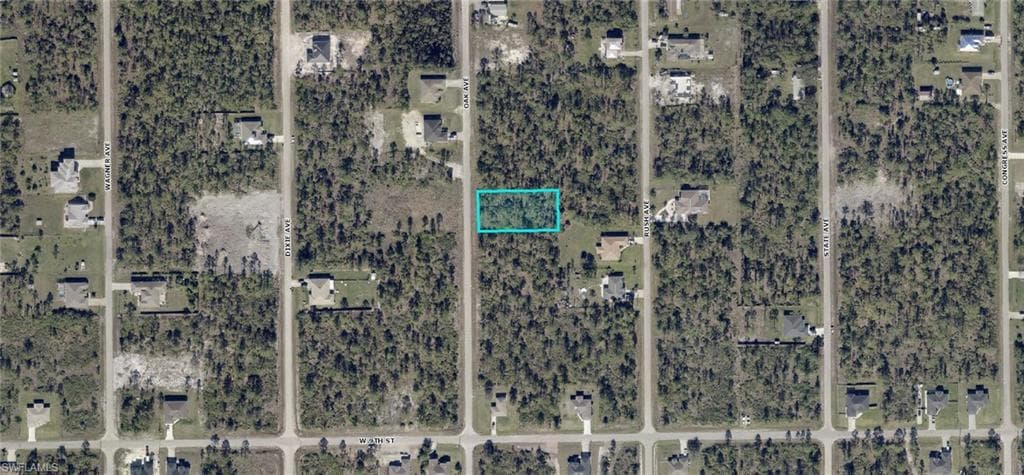 910 Oak AVE LEHIGH ACRES, FL 33972
