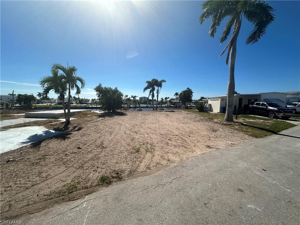 3853 Dewberry LN ST. JAMES CITY, FL 33956