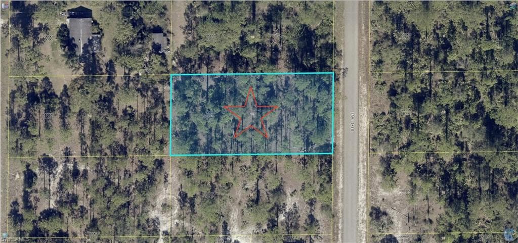 1205 Dixie AVE LEHIGH ACRES, FL 33972