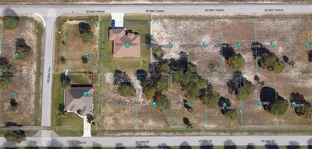 2205 33rd ST CAPE CORAL, FL 33909