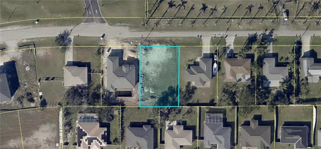 728 SW 8th TER CAPE CORAL, FL 33991