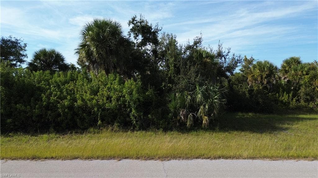 136 April RD ROTONDA WEST, FL 33947
