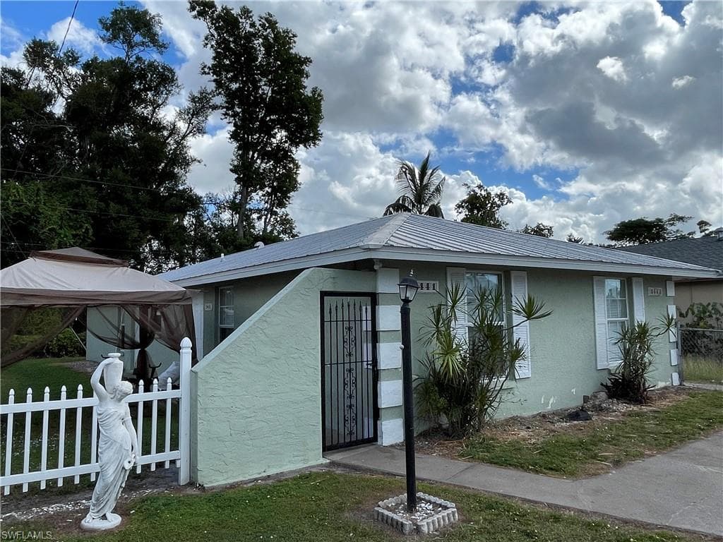 5441-5443 Sago AVE FORT MYERS, FL 33907