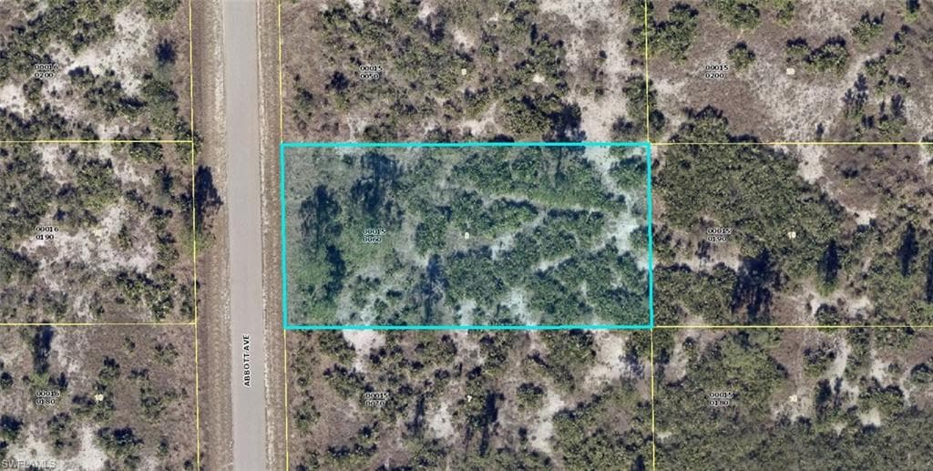 512 Abbott AVE LEHIGH ACRES, FL 33972