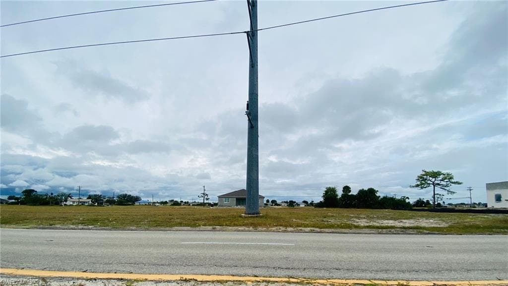2628 Santa Barbara BLVD N CAPE CORAL, FL 33993