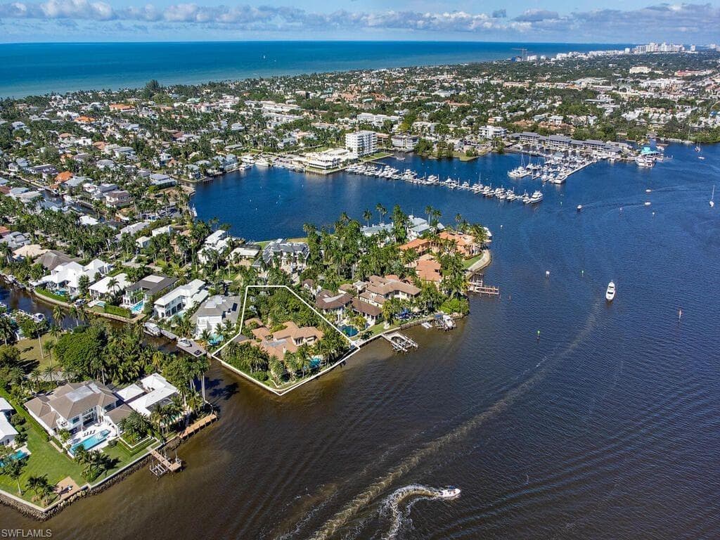 960 17th AVE S NAPLES, FL 34102