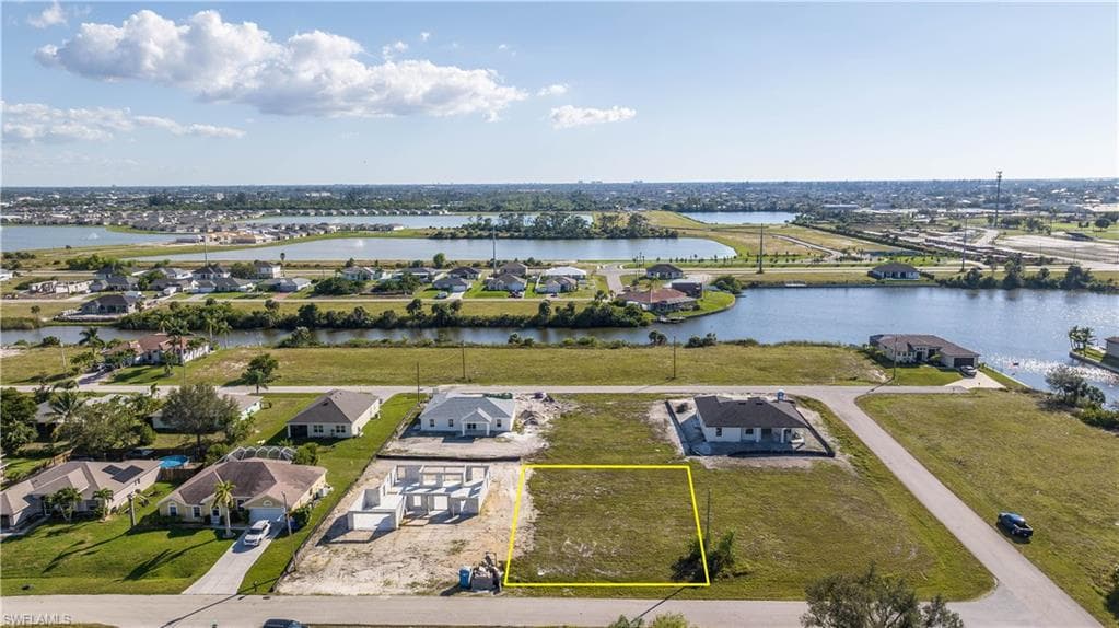 1132 NW 9th TER CAPE CORAL, FL 33993