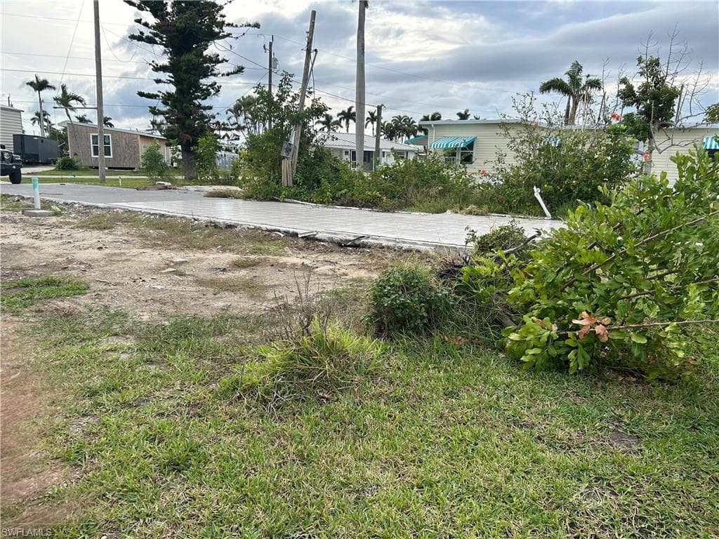 3868 Cruz DR ST. JAMES CITY, FL 33956