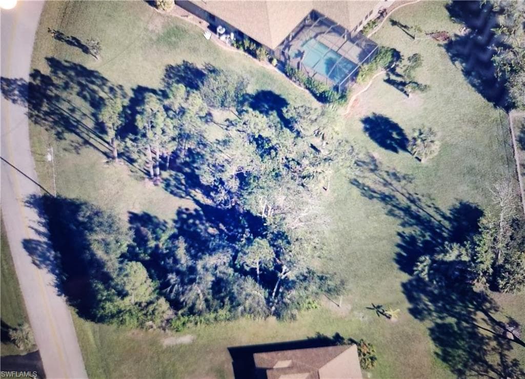 1711 W Court PL ALVA, FL 33920