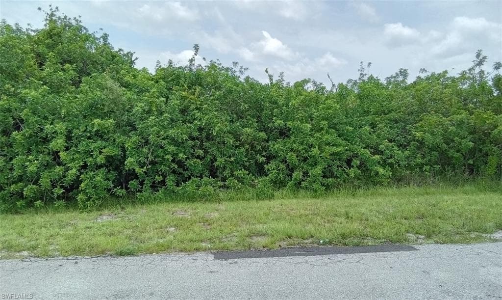 614 Theodore Vail ST E LEHIGH ACRES, FL 33974