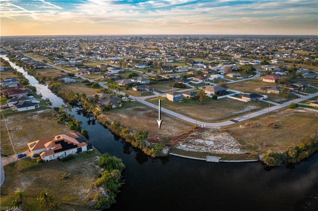 1906 NW 4th ST CAPE CORAL, FL 33993