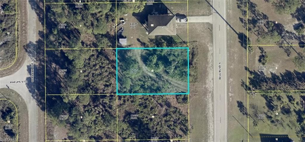 852 Bell BLVD S LEHIGH ACRES, FL 33974