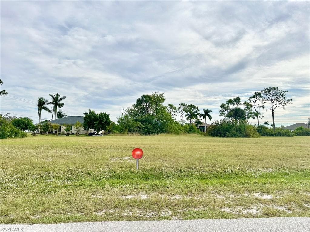 2373 38th PL CAPE CORAL, FL 33993