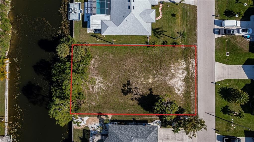 1301 SW 24th ST CAPE CORAL, FL 33991