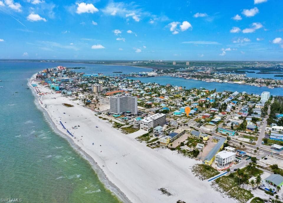 121 Delmar AVE FORT MYERS BEACH, FL 33931