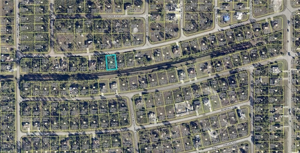 724 Lamar ST E LEHIGH ACRES, FL 33974
