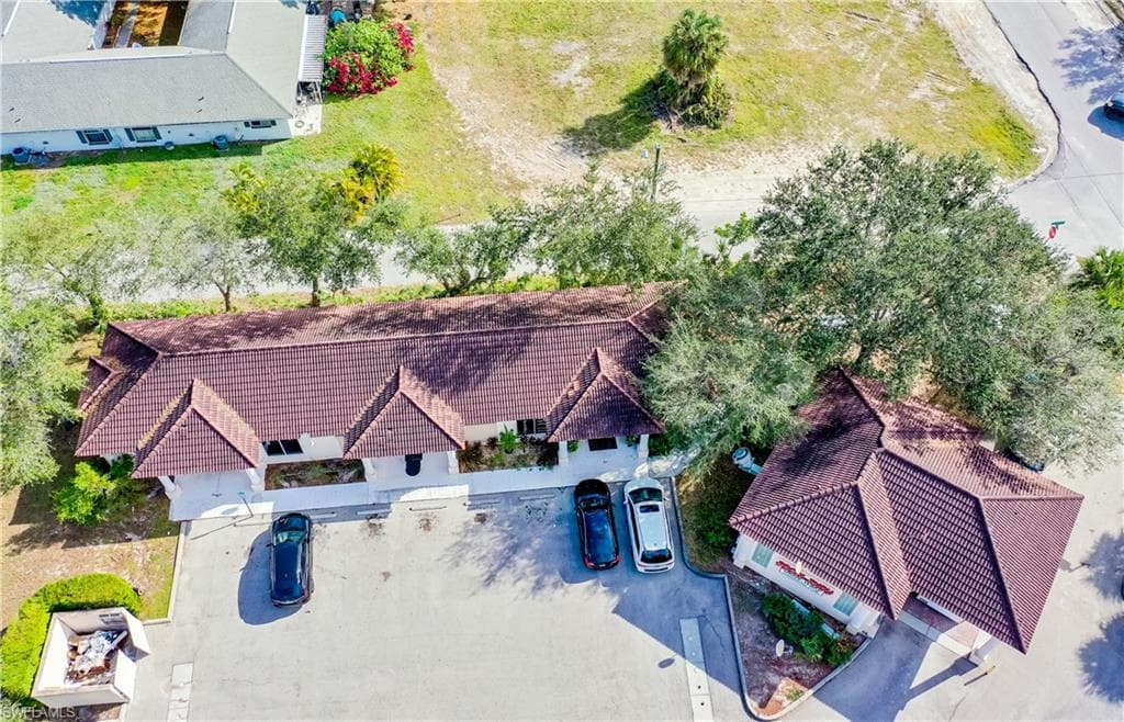 1924 -1942 Santa Barbara BLVD NAPLES, FL 34116