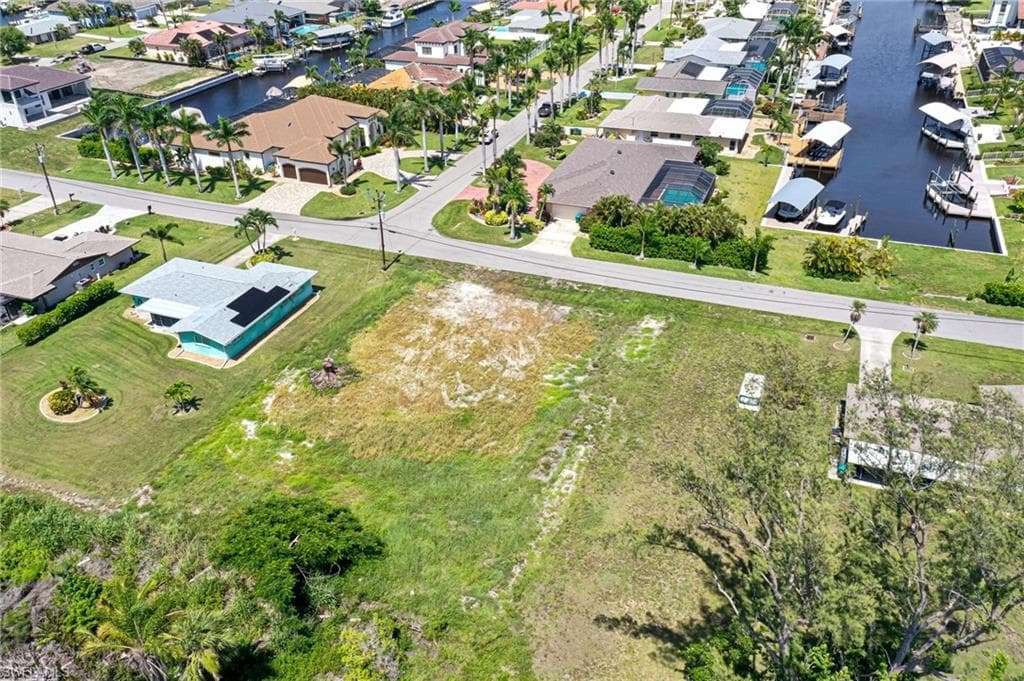 5722 SW 1st CT CAPE CORAL, FL 33914
