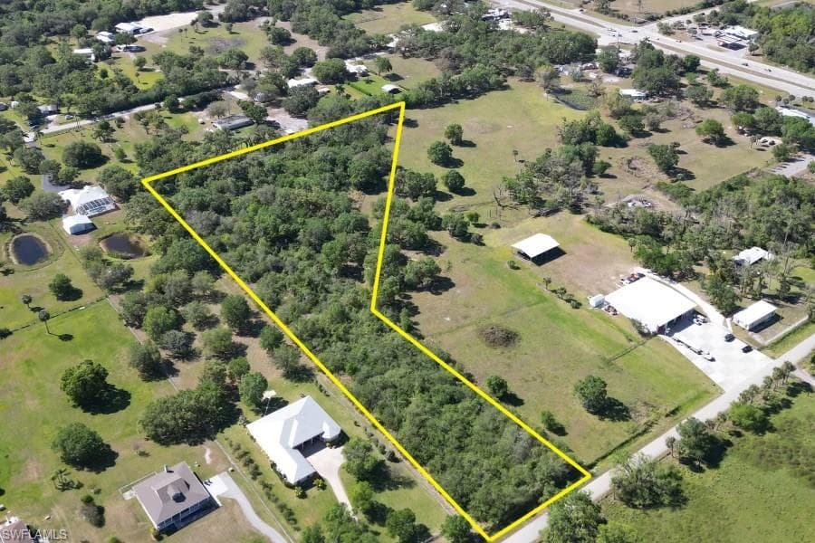 Styles RD ALVA, FL 33920