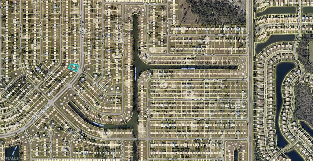 3502 E Gator CIR CAPE CORAL, FL 33909