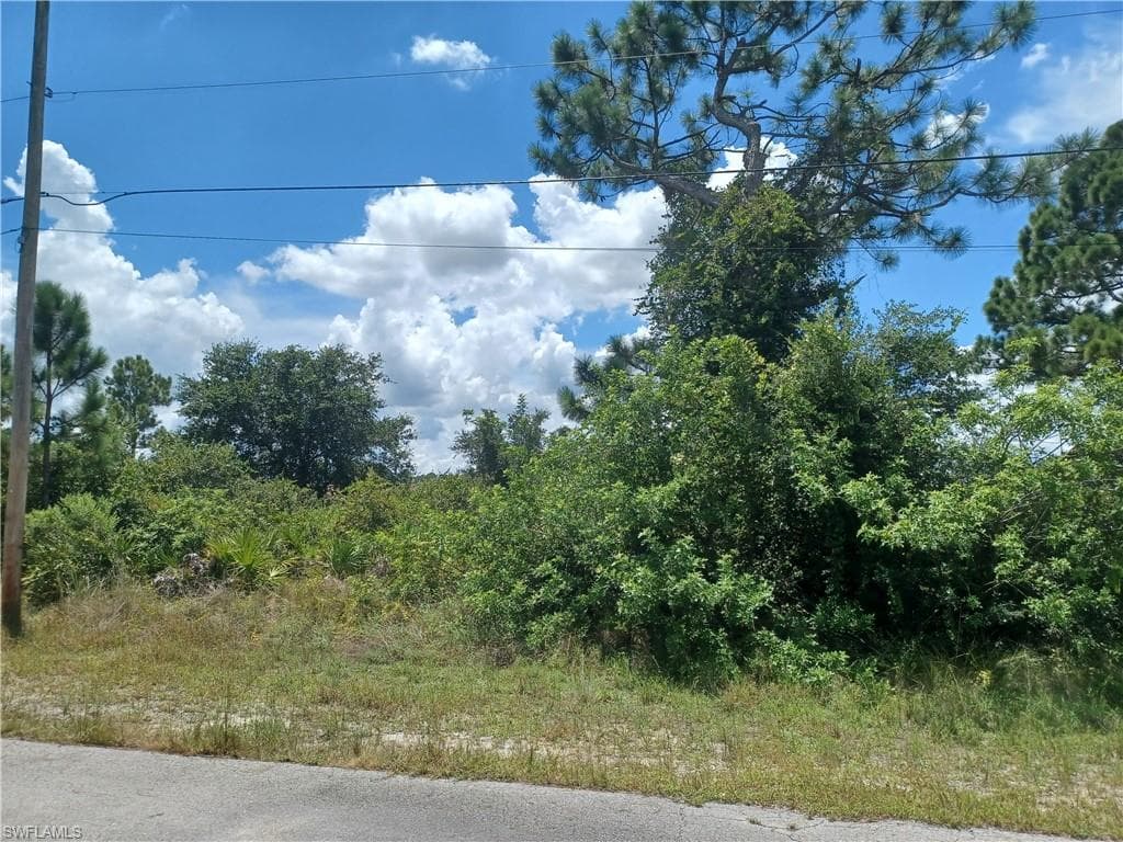 2715 9th ST SW LEHIGH ACRES, FL 33976