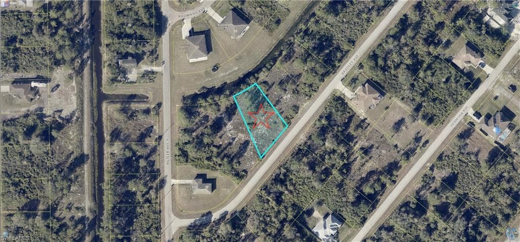 350 Bradley AVE LEHIGH ACRES, FL 33974
