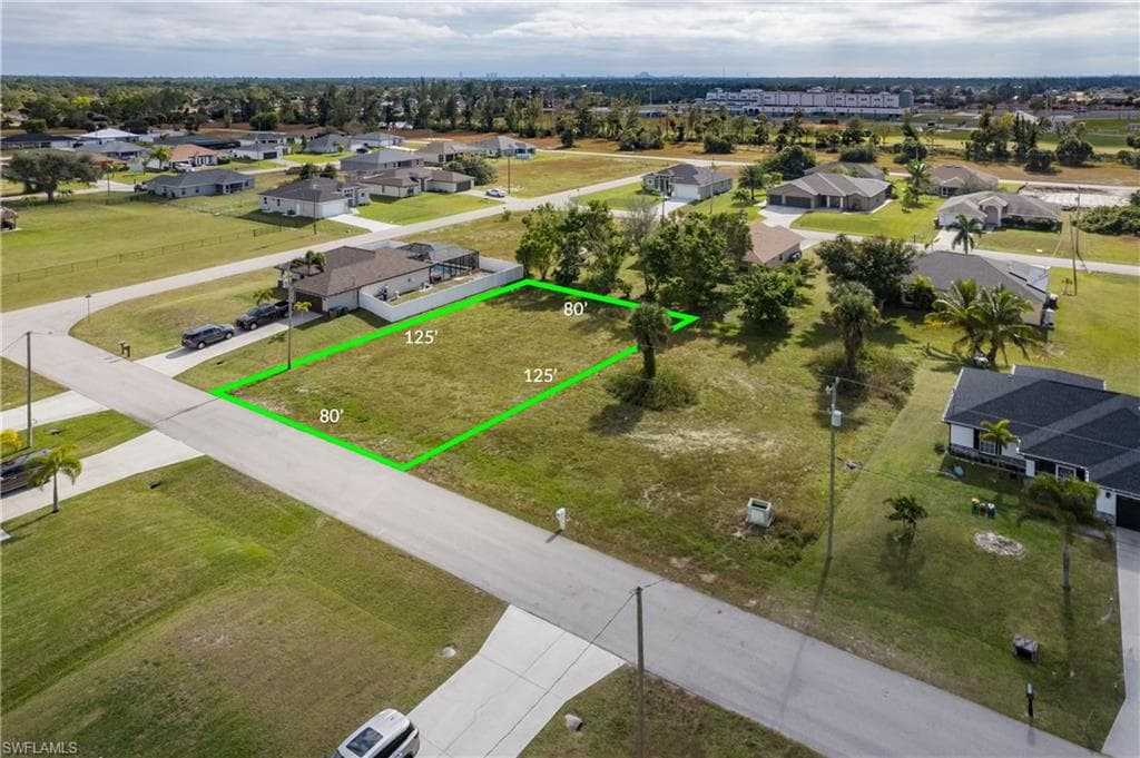 2124 NE 40th TER CAPE CORAL, FL 33909