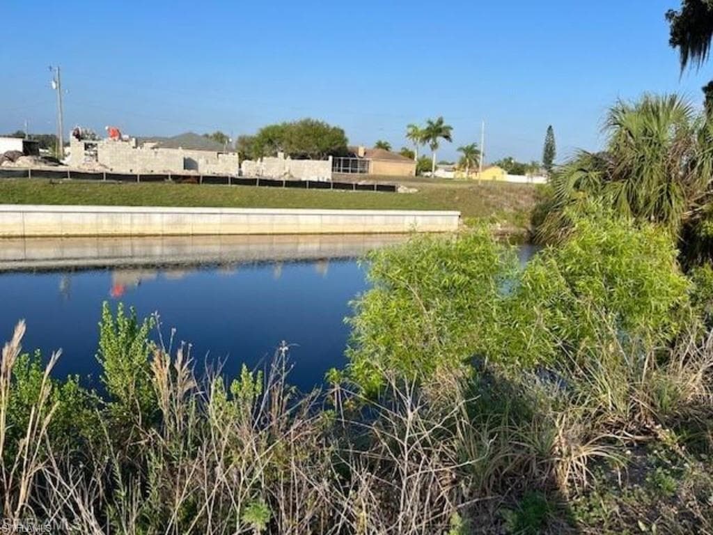 1102 NE 18th AVE CAPE CORAL, FL 33909